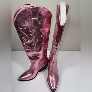 Madden Girl Tall Western Boots Size 7.5
Metallic Pink New